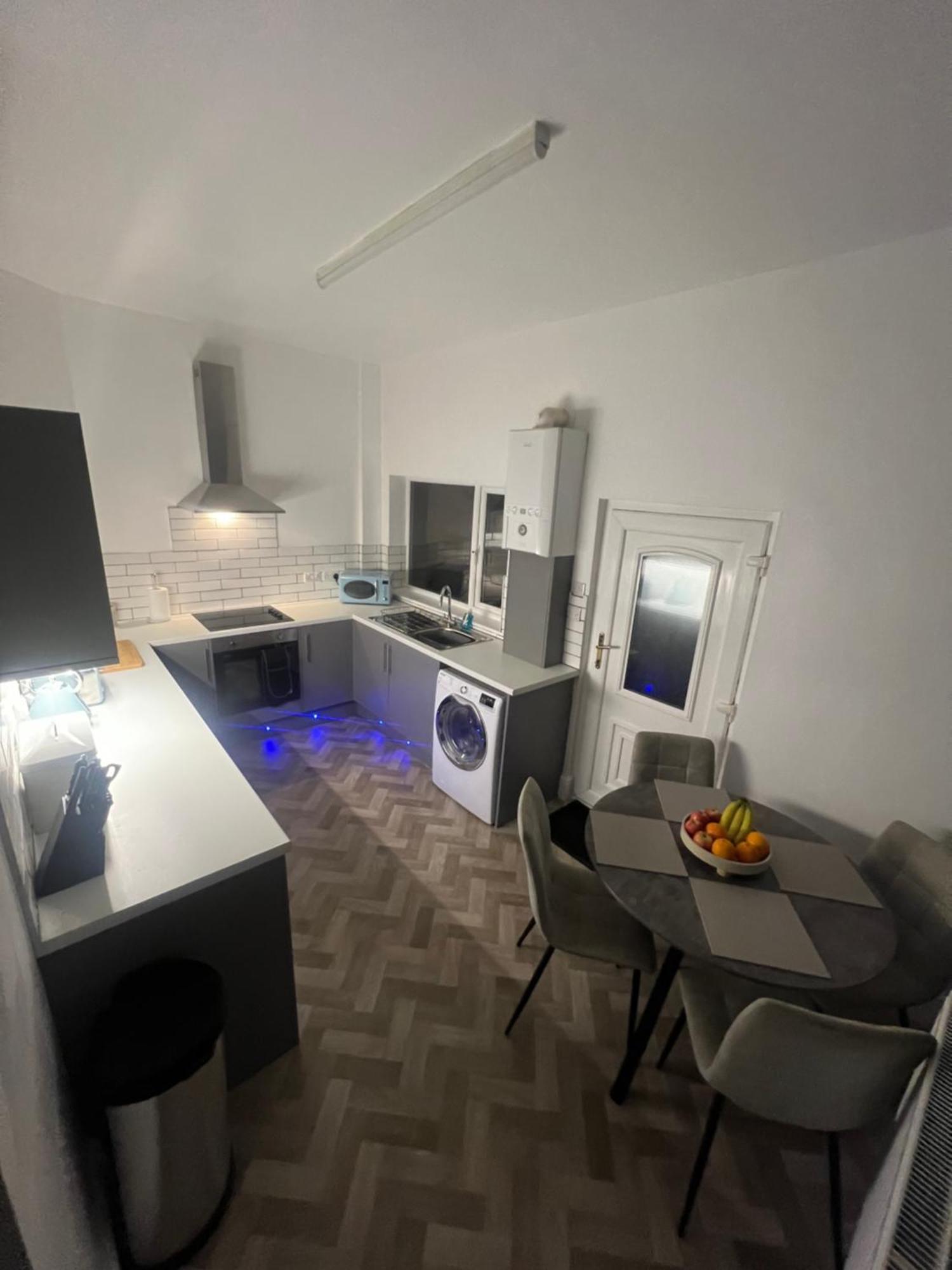 Cosy Home Perfect For Families And Contractors With Free Parking Darlington  Bagian luar foto